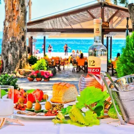 Pegasus & Coastal Cafe Hotell 2*