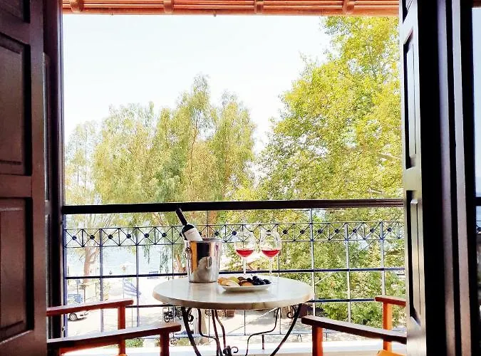 Pegasus & Coastal Cafe فندق بلاك كالا