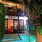 Pegasus & Coastal Cafe 酒店 2*