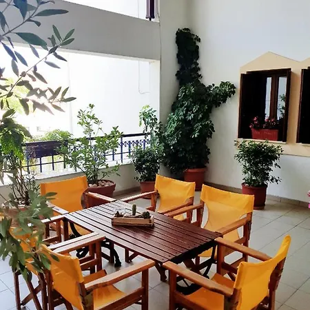 Pegasus & Coastal Cafe Hotel 2*