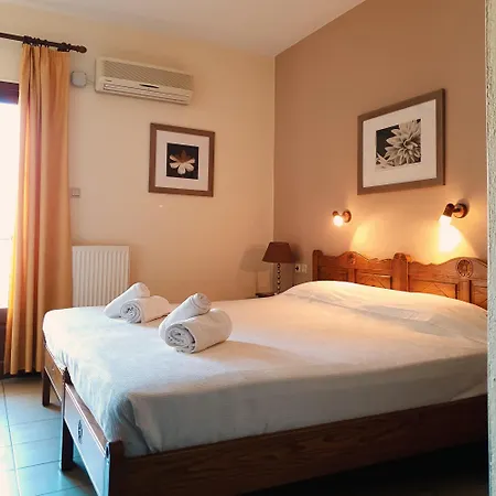 Pegasus & Coastal Cafe מלון