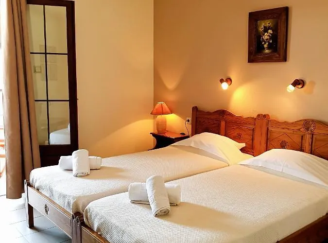 Hotel Pegasus & Coastal Cafe