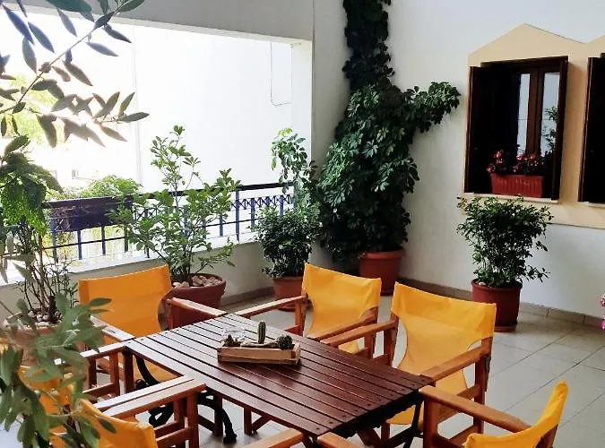 Pegasus & Coastal Cafe Hotel 2*