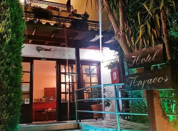 Pegasus & Coastal Cafe Hotel 2*