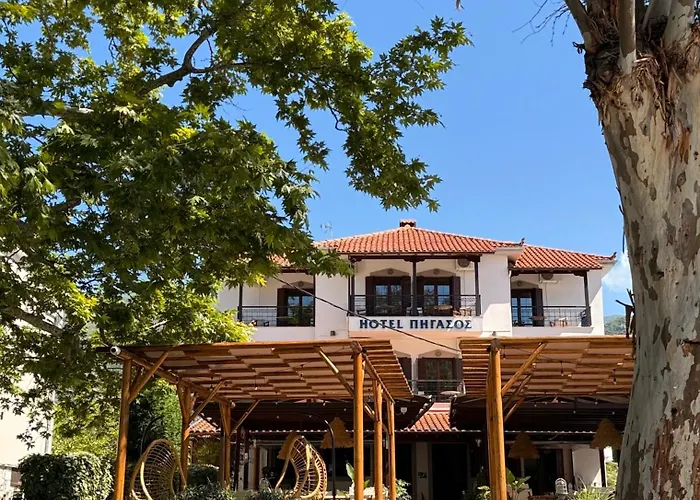 Hotel Pegasus & Coastal Cafe