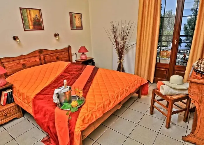 Pegasus & Coastal Cafe Hotel Kala Nera